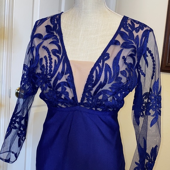 Royal blue v-neck bandaid long sleeve dress - Picture 2 of 3